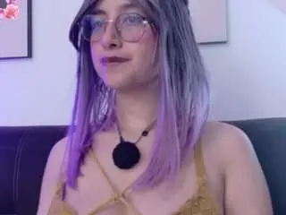 Milu-razzo  live sex cam