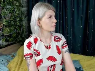 Yanafromthemoon  live sex cam