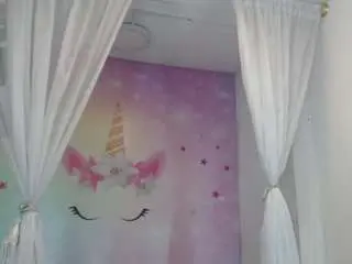 Erika-lois  live sex cam