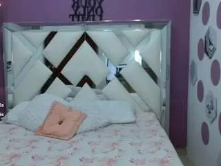 Erika-lois  live sex cam