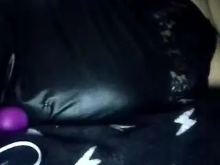 Hotlilthing  live sex cam