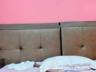 Macarena18  live sex cam