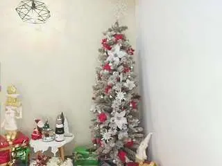 Sassy-girl  live sex cam