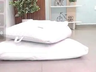 Sassy-girl  live sex cam