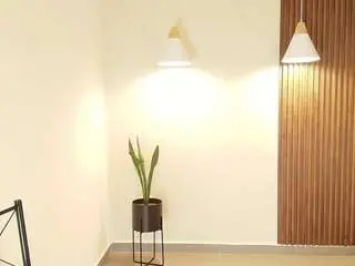 Sassy-girl  live sex cam