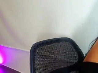 Sassy-girl  live sex cam