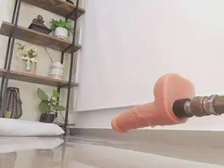 Sassy-girl  live sex cam