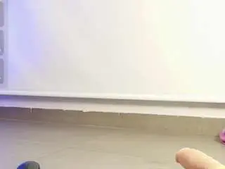 Sassy-girl  live sex cam