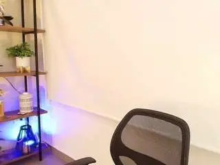 Sassy-girl  live sex cam