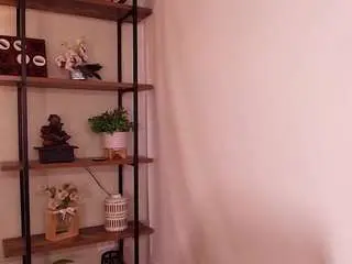 Sassy-girl  live sex cam