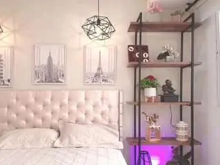 Sassy-girl  live sex cam