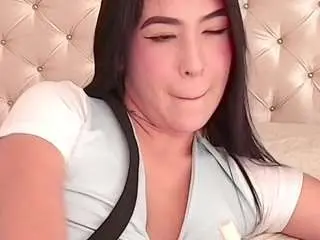 Sassy-girl  live sex cam