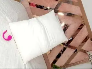 Carolbrowm  live sex cam