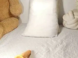 Carolbrowm  live sex cam