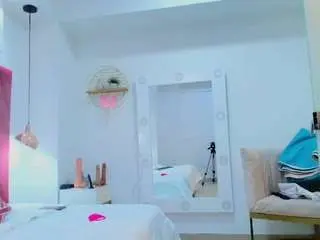 Girlamada  live sex cam