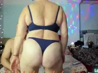 Ladyred8  live sex cam