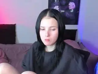 Leilashynest  live sex cam