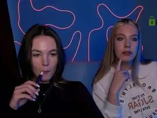 Shinykaya  live sex cam