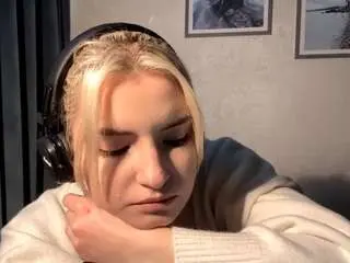 Simonaaguada  live sex cam