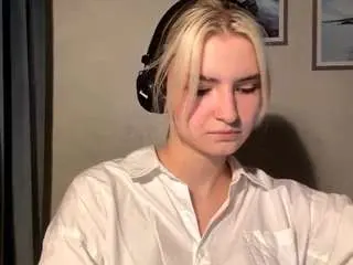 Simonaaguada  live sex cam