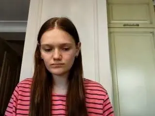 Madgerounsaville  live sex cam