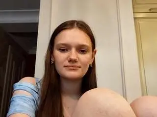 Madgerounsaville  live sex cam
