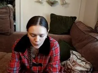 Madgerounsaville  live sex cam