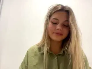 Aleasededinas  live sex cam
