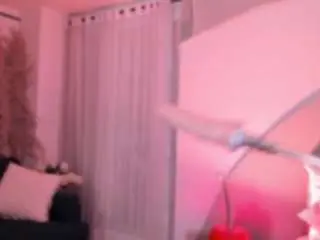 Nicolle-w  live sex cam