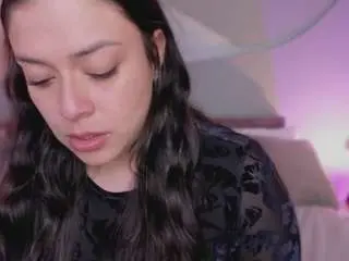 Nicolle-w  live sex cam