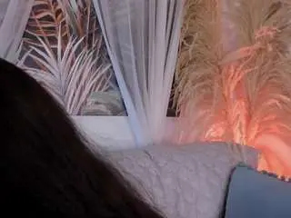 Nicolle-w  live sex cam