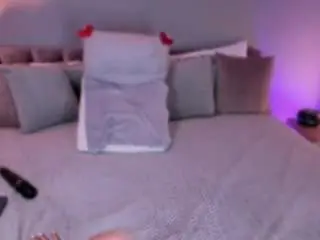 Nicolle-w  live sex cam