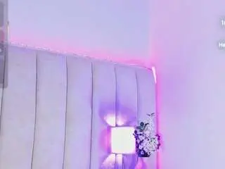 Trieximars  live sex cam