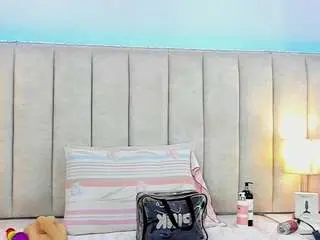 Trieximars  live sex cam