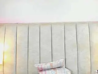 Trieximars  live sex cam