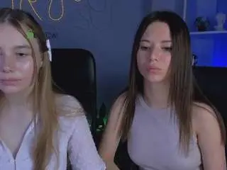 Ava-gllow  live sex cam