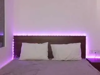 Redqueen888  live sex cam