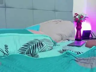 Scarlethit  live sex cam