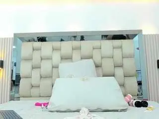 Ikia-lopezz  live sex cam