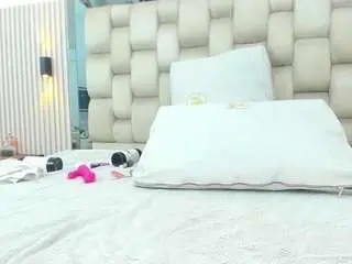 Ikia-lopezz  live sex cam