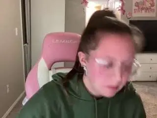 Lovestobespoiled245  live sex cam