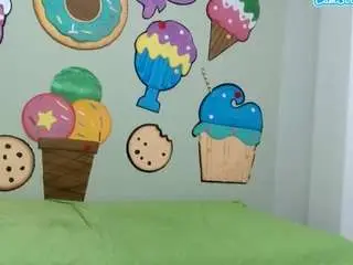 Skinnyyuliana18  live sex cam