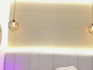 Taylor-foxxy  live sex cam