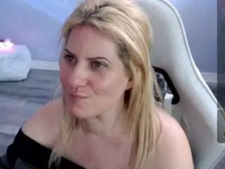 Bellastar84  live sex cam