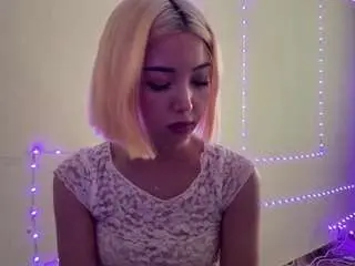 Carmellamestrovich  live sex cam