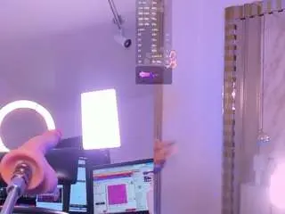 Ladyreload  live sex cam