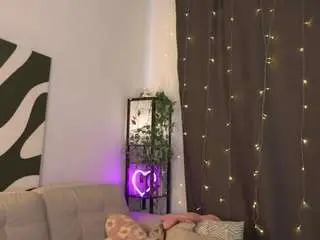 Rosettaesteve  live sex cam