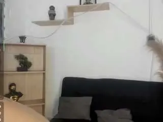 Skyy-jonnes  live sex cam