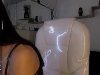 Skyy-jonnes  live sex cam