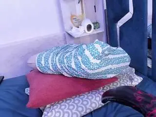Veronicaryan  live sex cam